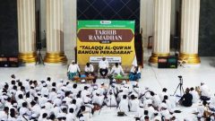 Talkshow pada Mabit Tarhib Ramadhan 1443 Hijriyah di Masjid Ar-Riyadh Hidayatullah Balikpapan, Kalimantan Timur, Sabtu (26/03/2022) malam.* [Foto: SKR/MCU]